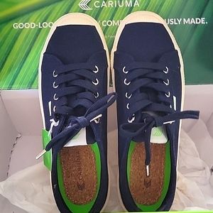 Cariuma Tennis Shoes EUC Size Women’s size 8/Men’s size 6.5.